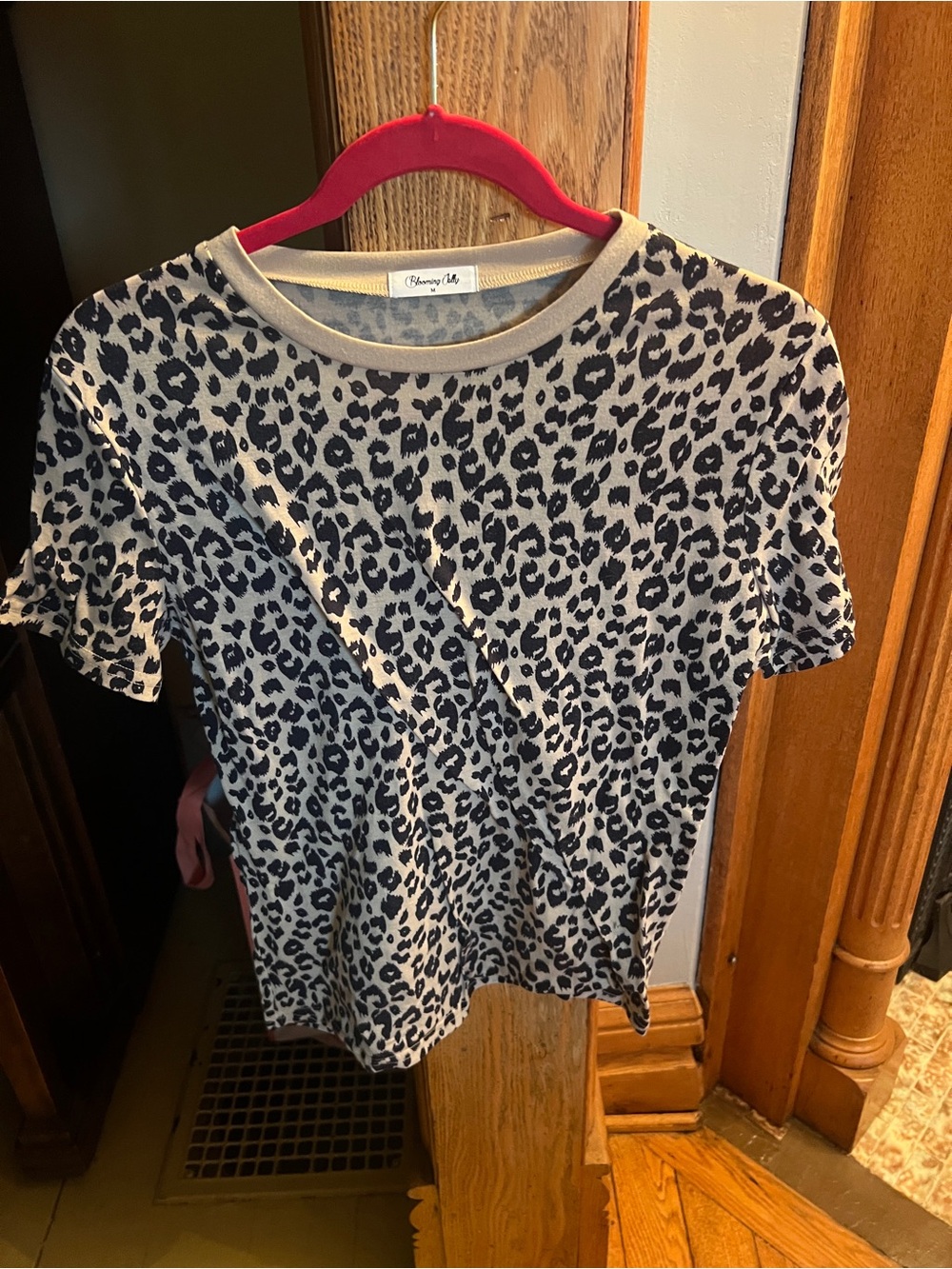 Women’s Leopard Print Short Sleeve Top